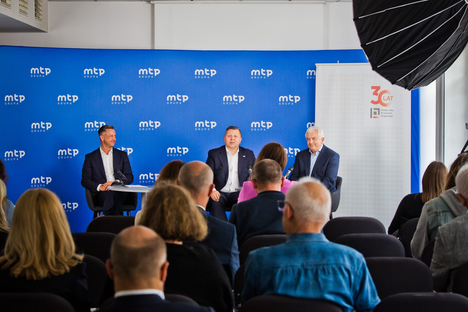 Już jest! Raport Polskiej Izby Przemysłu Targowego “Targi w Polsce w 2023 roku”
